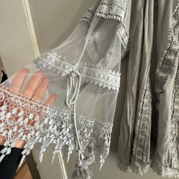 Beautiful lacy POL shirt. - Picture 4 of 5